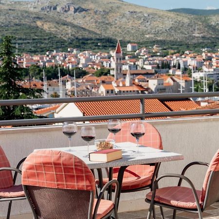 Apartments Kudelik Trogir Exterior foto