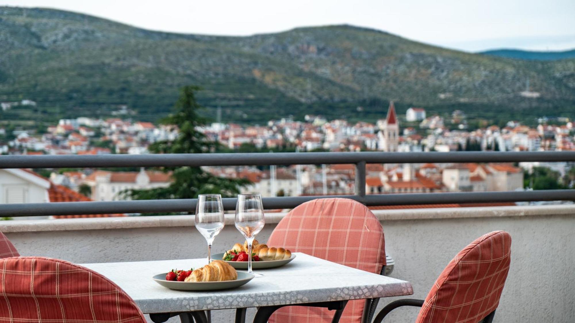 Apartments Kudelik Trogir Exterior foto
