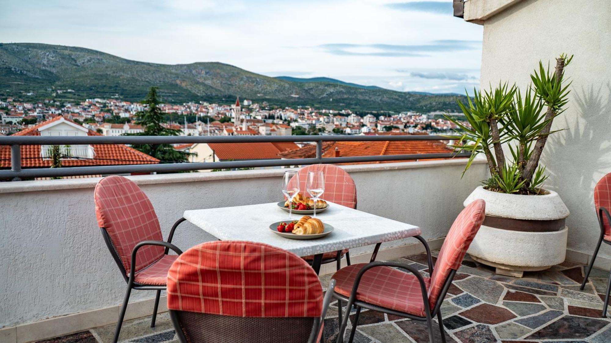 Apartments Kudelik Trogir Exterior foto