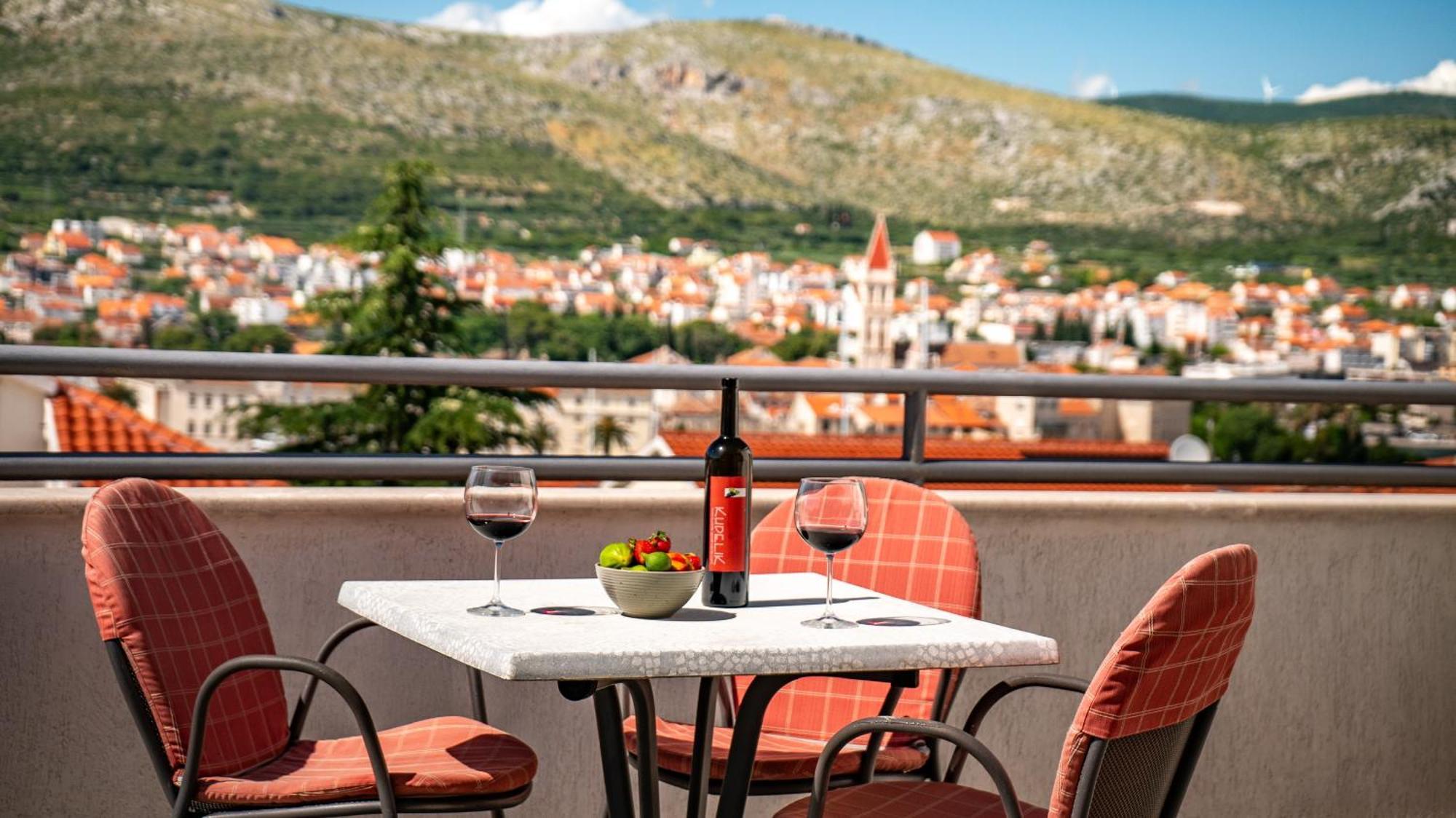 Apartments Kudelik Trogir Exterior foto