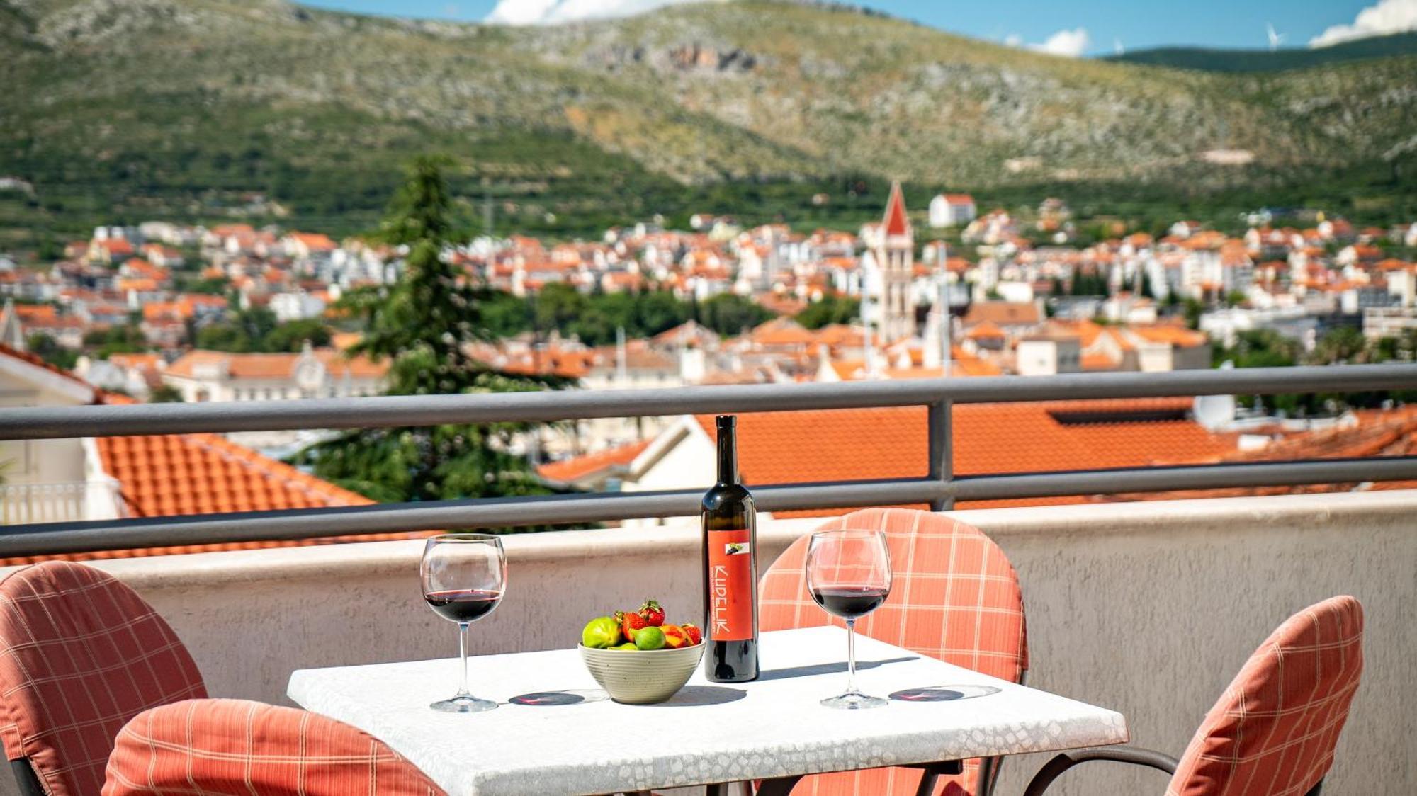 Apartments Kudelik Trogir Exterior foto