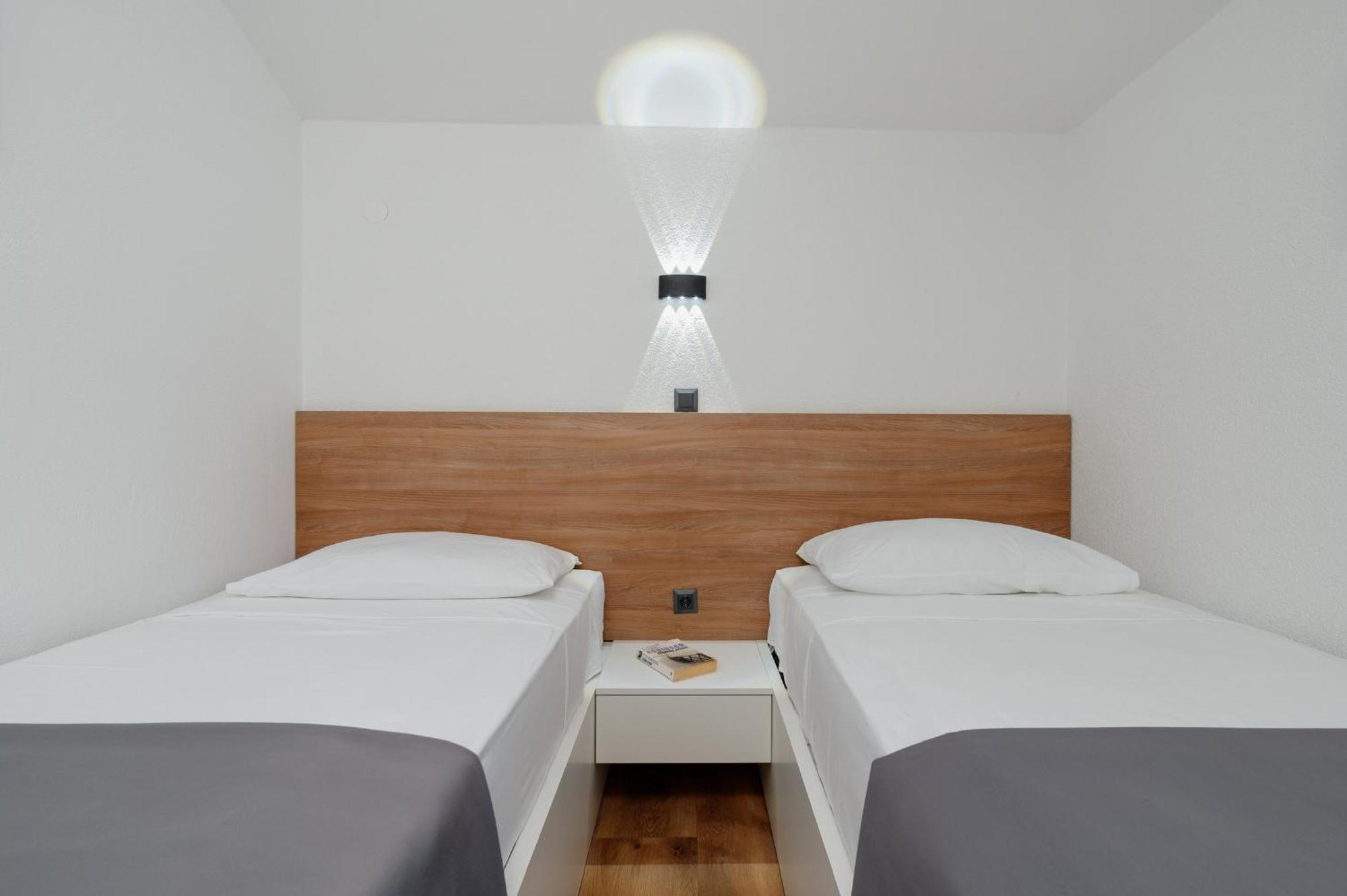 Apartments Kudelik Trogir Exterior foto