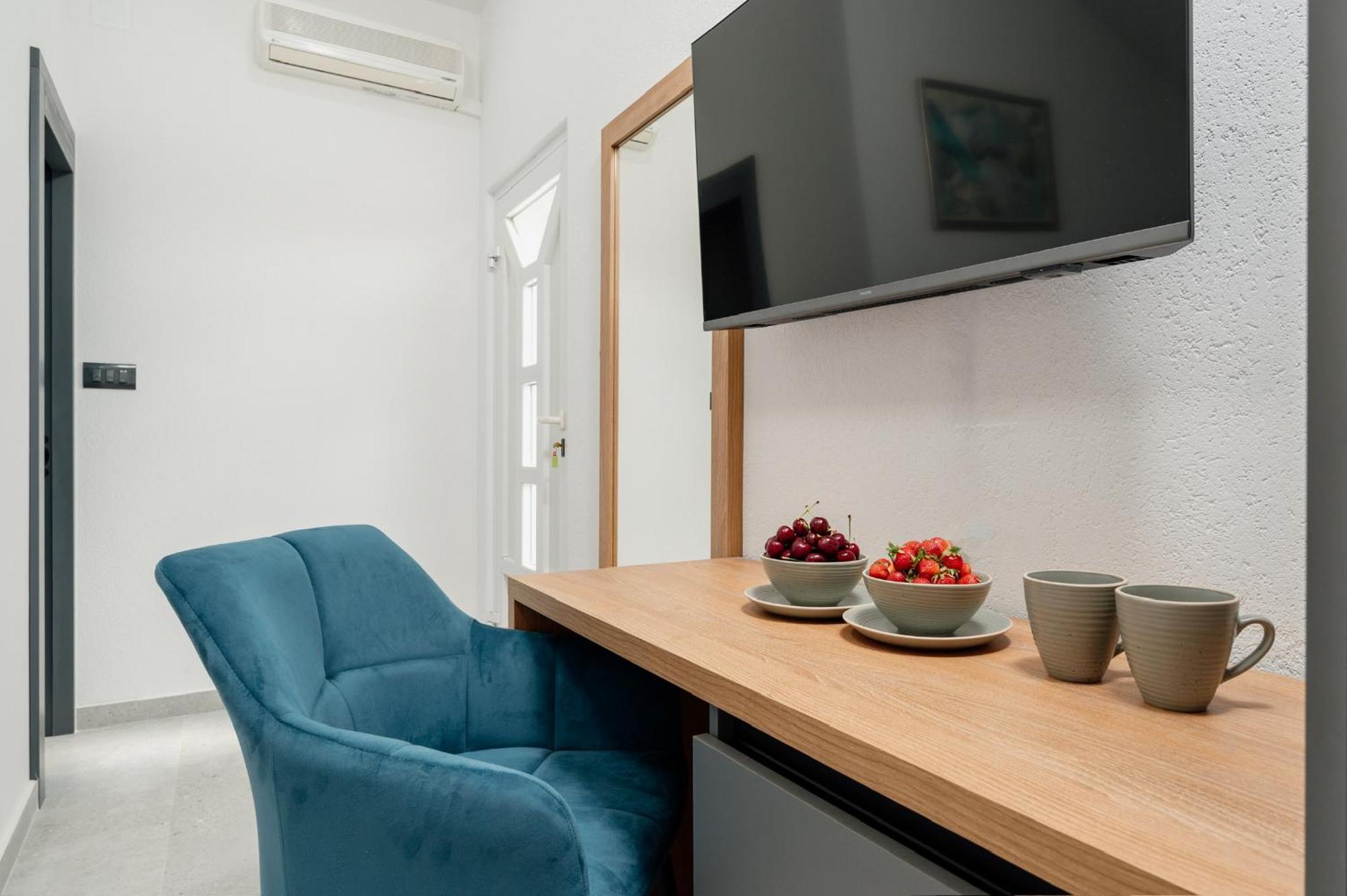 Apartments Kudelik Trogir Exterior foto
