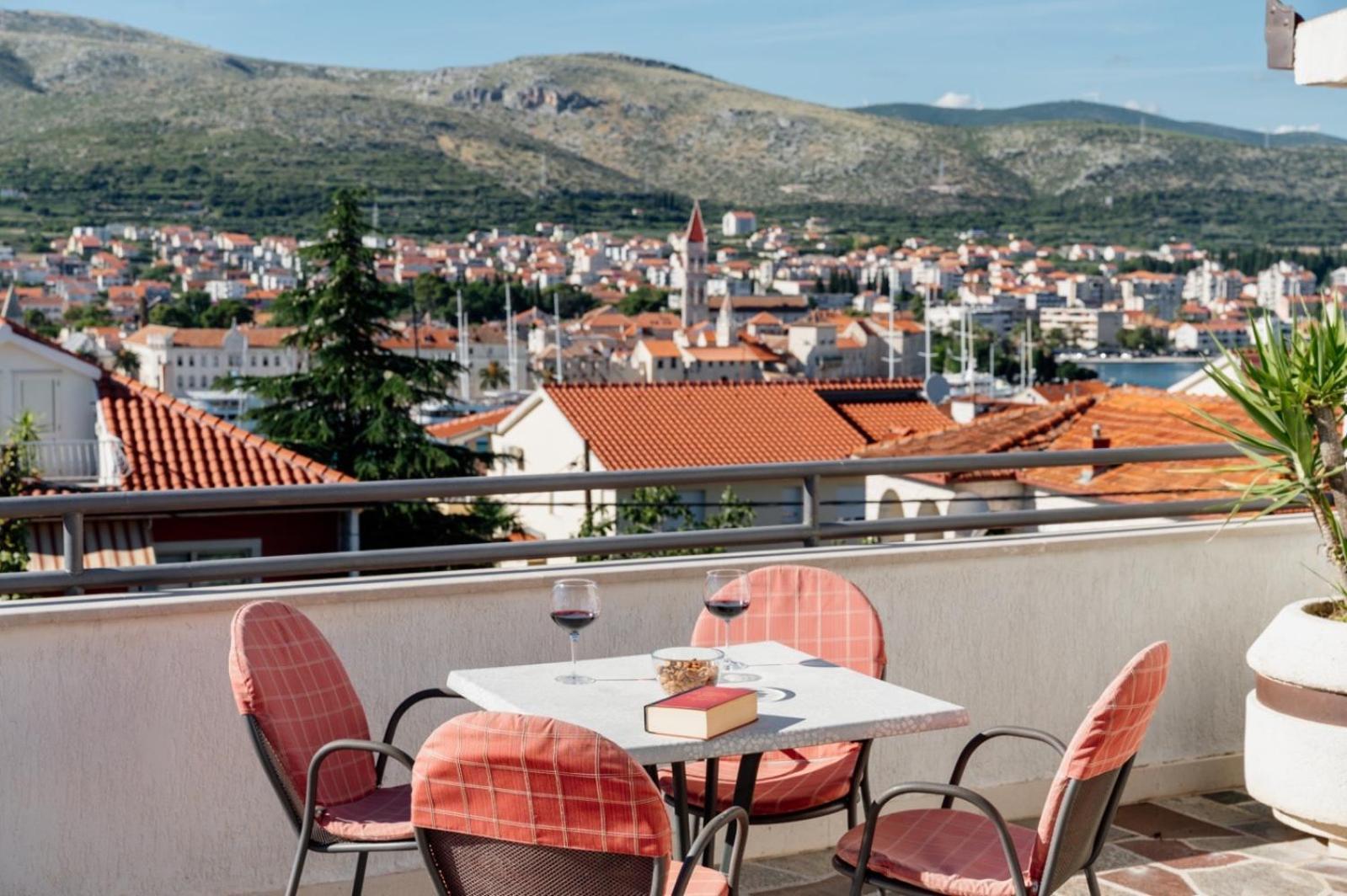 Apartments Kudelik Trogir Exterior foto