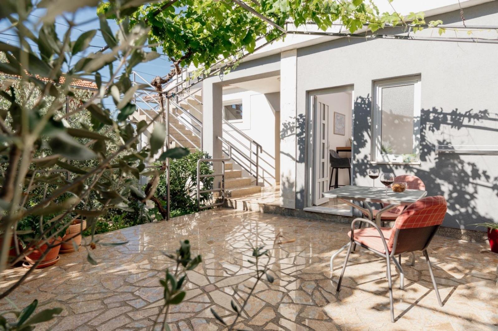Apartments Kudelik Trogir Exterior foto